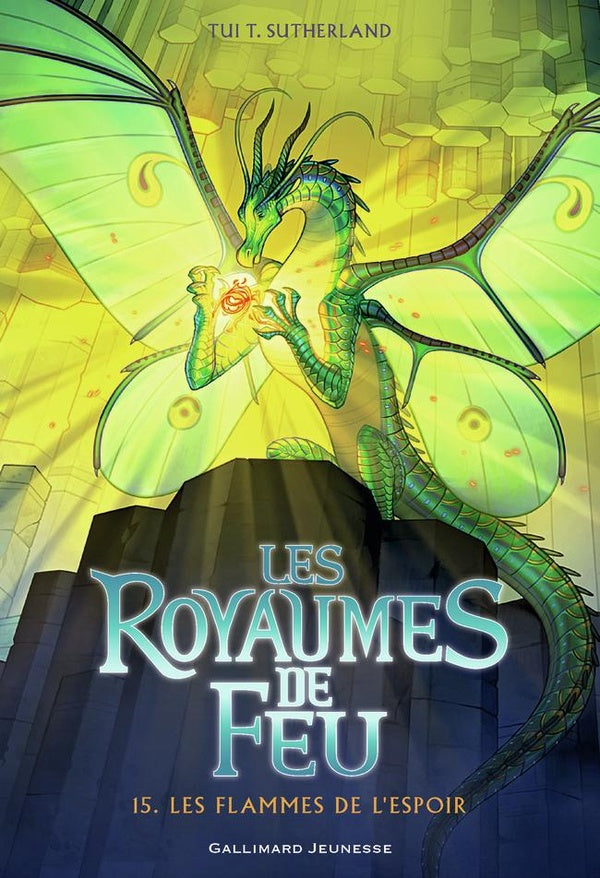 Front cover of Les royaumes de feu Tome 15 : Les flammes de l'espoir