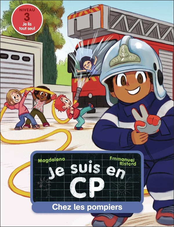 Front cover of Je suis en CP Tome 13 : Chez les pompiers