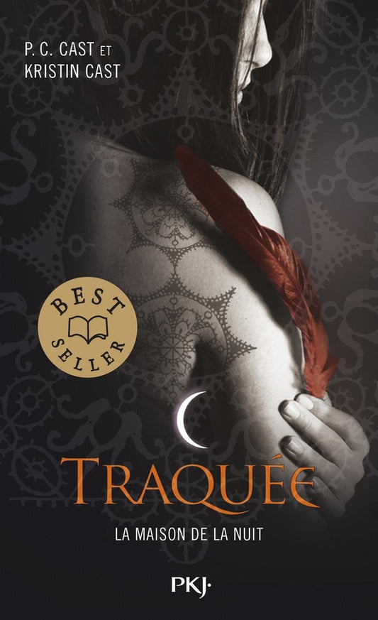 Front cover of La maison de la nuit Tome 5 : traquée