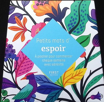 Front cover of Petits mots d'espoir : à piocher pour commencer chaque semaine le coeur léger