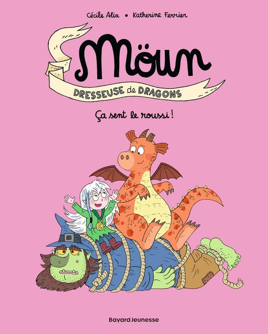 Front cover of Moün Tome 2 : ça sent le roussi !